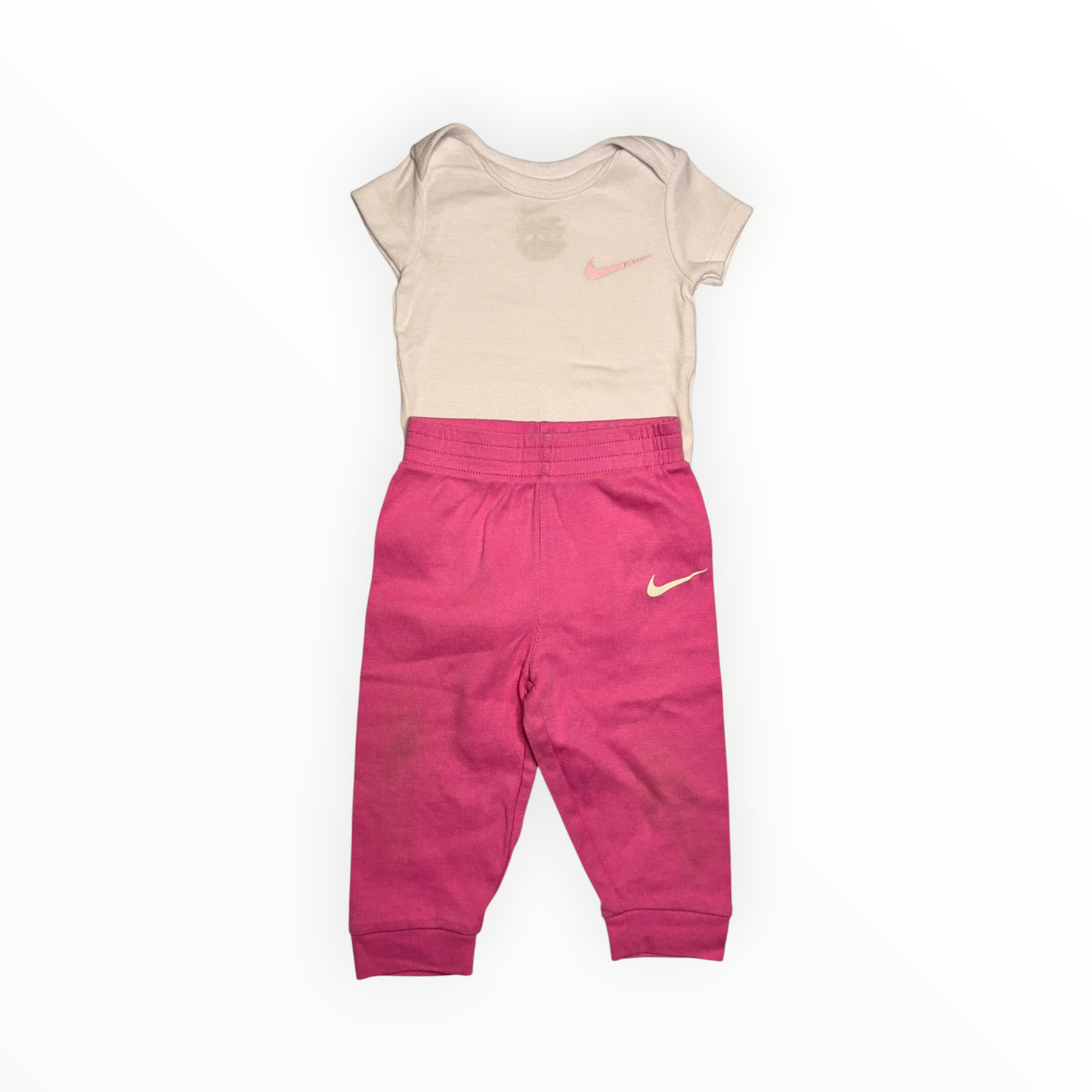 Nike, bas 9 mois/haut 6 mois, bon état