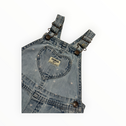 OshKosh B’gosh, 4 ans, tâché