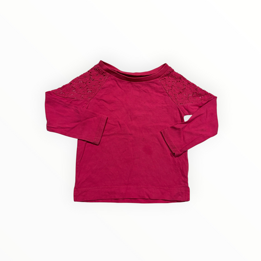 Carter’s, 2 ans, tâché